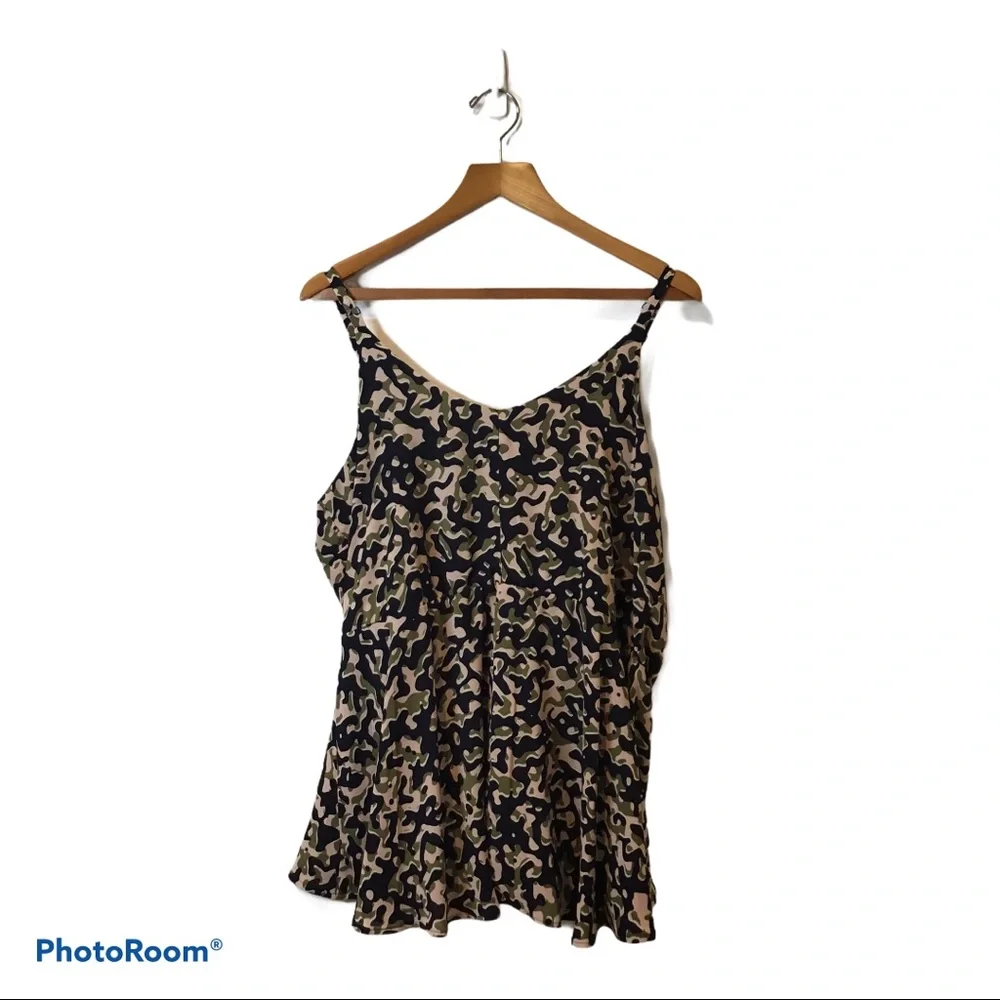 REBEL | Camo Print Top - Picture 2 of 5